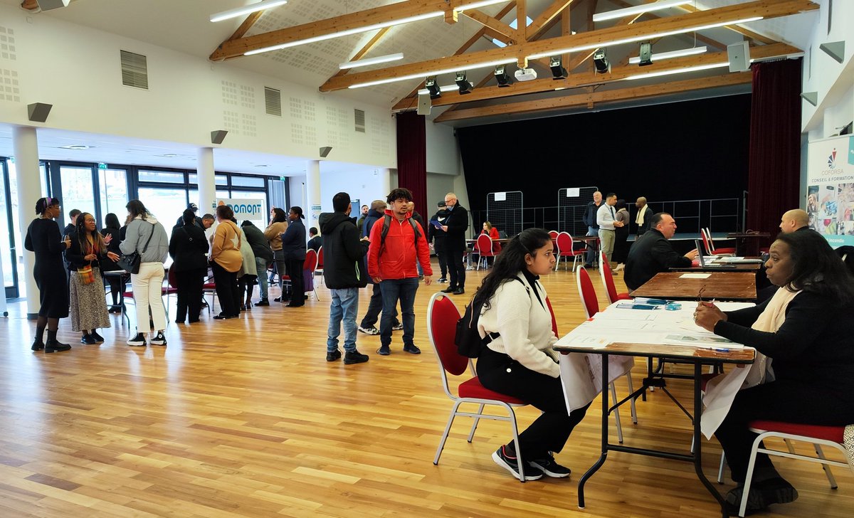CDeboutin95's tweet photo. De nombreuses rencontres et plus de 20 positionnements sur des formations #securite.
🗓️ Prochain rdv le 17 avril pour le Village Santé Sanitaire et Social
@DGiraux @JeanPhi99234016 @DDaSilva95 https://t.co/AuY3E3RUeV