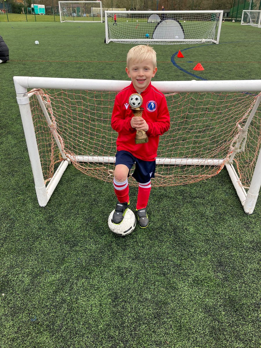 DWFCAcademy's tweet photo. DWFA | MINI WANDERERS 🔴⚪

Mini Wanderers in partnership with @JEsoccerschool returns tomorrow at St. John's! 🌄

Last weekend, our 'Players Of The Week' were awarded for applying their close control whilst dribbling in 1v1s (U3/4) &amp; using skills to beat defenders (U5/6) 👏 https://t.co/E6y5tlCsDu