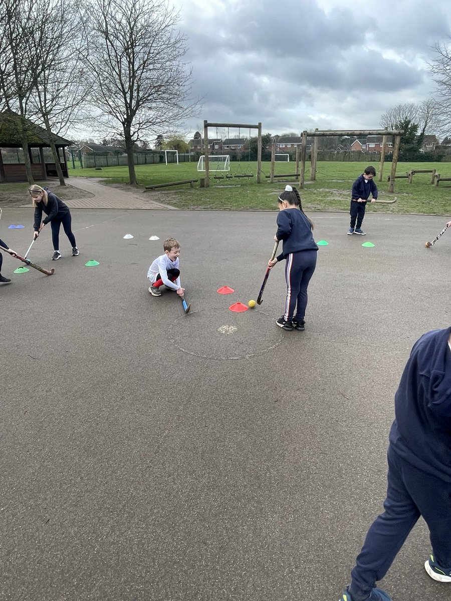 Class2Winthorpe's tweet photo. A fun morning with Coach Harry from @CGSOutreach learning new skills and trying a new sport! https://t.co/6XUSxKSYgm