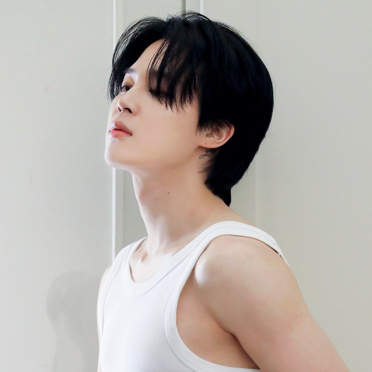 📊 'FACE' - JIMIN 🎊

- Album đã bán hơn 1M bản tại Hanteo
- 'Like Crazy' đạt no.1 iTunes của 90 quốc gia
- 'Like  Crazy' đạt no.1 iTunes của 8 thị trường âm nhạc lớn nhất thế giới

MILLION SELLER JIMIN 
HISTORY MAKER JIMIN
FACE ALBUM OF THE YEAR
#Jimin #LikeCrazy