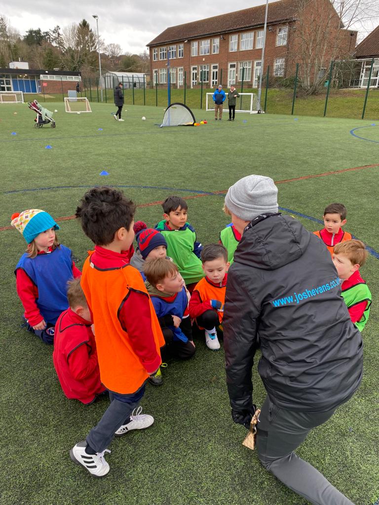 DWFCAcademy's tweet photo. We encourage our players to “stay on the ball” at this age to develop their love for the ball ⚽🏃

Thank you to our sponsors MLW Roofing &amp; kit sponsors @macronhastings 🤝

We look forward to going again this weekend 👊 

#WeAreWanderers 🔴⚪ https://t.co/XoymNmFNT9