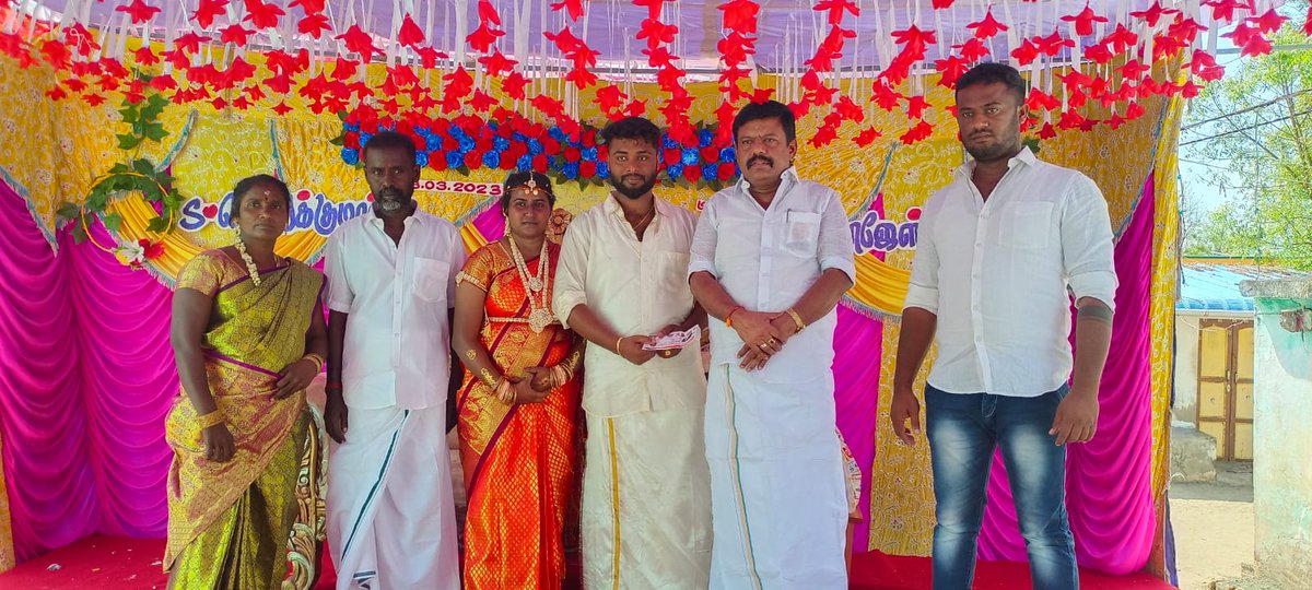 EmtKathiravan's tweet photo. கட்சி நிர்வாகிகள் இல்ல விழாக்களில் கலந்து கொண்டு சிறப்பித்த தருணம்..
@annamalai_k @KesavaVinayakan
@KaruppuMBJP

#EMTkathiravan 
#EMTBrothers
#EMTForce
#BJPRamanathapuram
#JaiHind https://t.co/lo05viWfGt