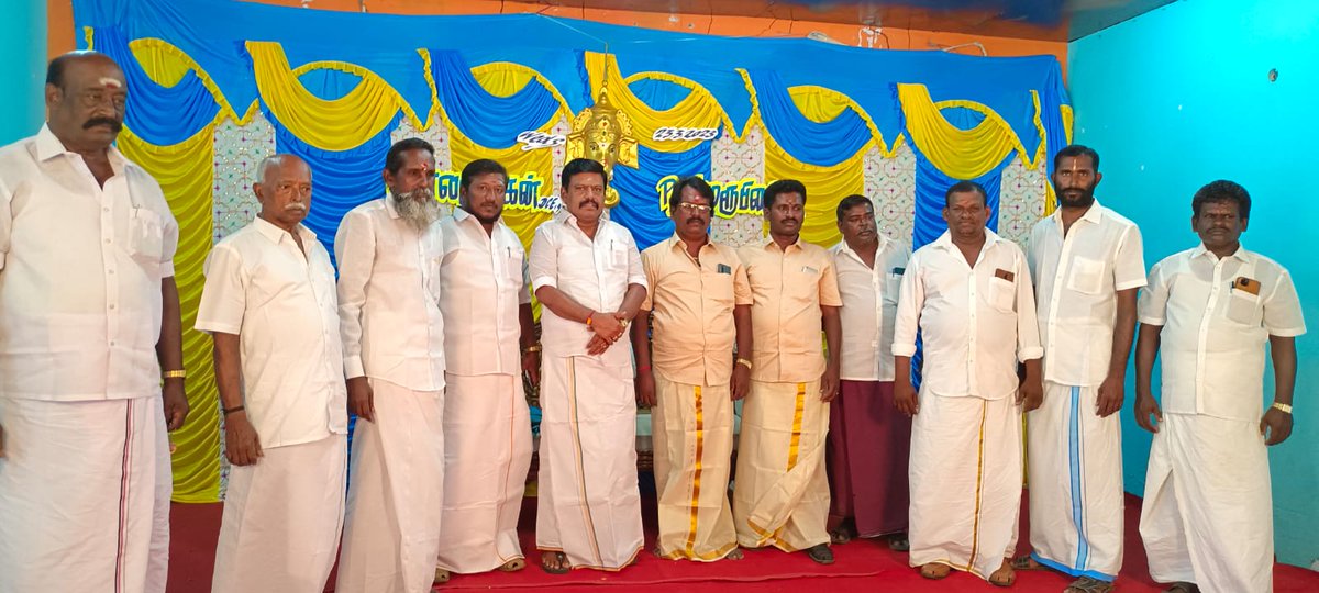 EmtKathiravan's tweet photo. கட்சி நிர்வாகிகள் இல்ல விழாக்களில் கலந்து கொண்டு சிறப்பித்த தருணம்..
@annamalai_k @KesavaVinayakan
@KaruppuMBJP

#EMTkathiravan 
#EMTBrothers
#EMTForce
#BJPRamanathapuram
#JaiHind https://t.co/lo05viWfGt
