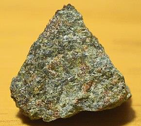 ArceEnvironment's tweet photo. Y también de ejemplares geológicos, como esta roca
Eclogita
Se trata de una roca metamórfica máfica con grano grueso y composición basáltica, formada por minerales de granate y piroxeno, cuyo protolito es basalto o gabro. https://t.co/dsYxhDlHEC