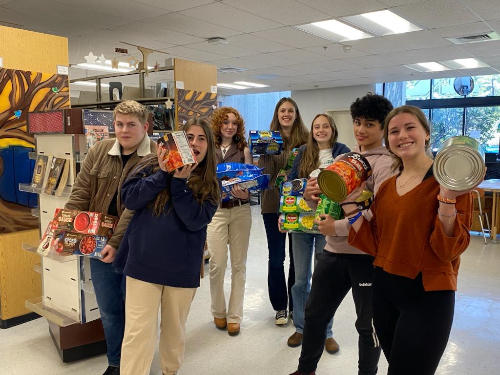 MANNAFoodBank's tweet photo. There's 1️⃣ week left in our 2023 Student Food Drive! So there's still time to collect vital food for neighbors in #WNC who are struggling with #foodinsecurity. Open to all grade levels. Sign up today: https://t.co/QclPSAWmDB.

#foodislove #mannawnc #studentfooddrive #feedingwnc https://t.co/MNxdb1f6hj