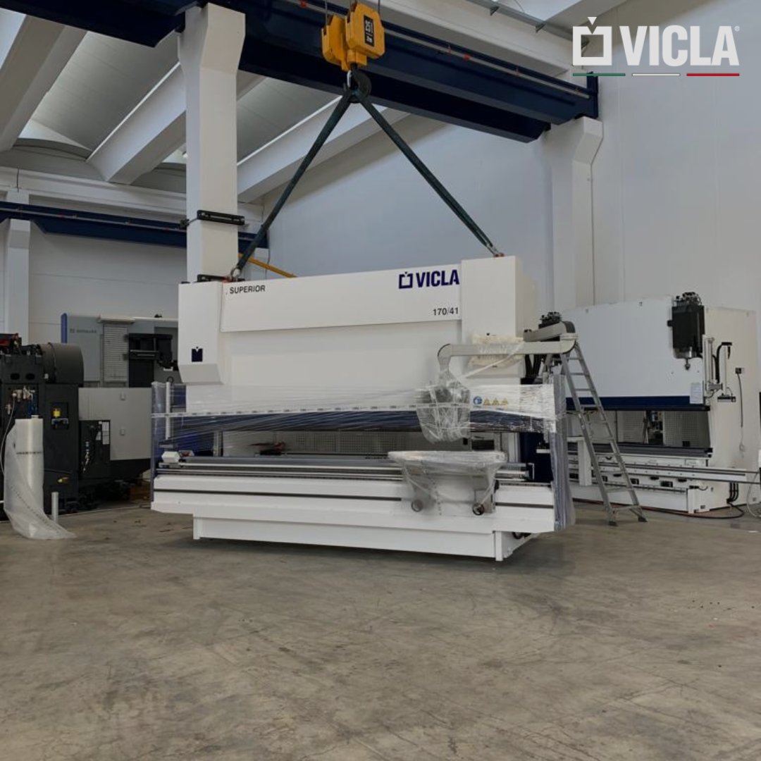 Vicla_eu's tweet photo. A new .SUPERIOR press brake of 170 tons by 4 meters is arriving for G&amp;B Inox, with many optionals just for them!
Discover our machines: https://t.co/o0NlVbeocH

#vicla #pressbrakes #automation #sheetmetal #bending #machinetools #metalworking #madeinitaly #machinetool https://t.co/jUwyYbcYxV