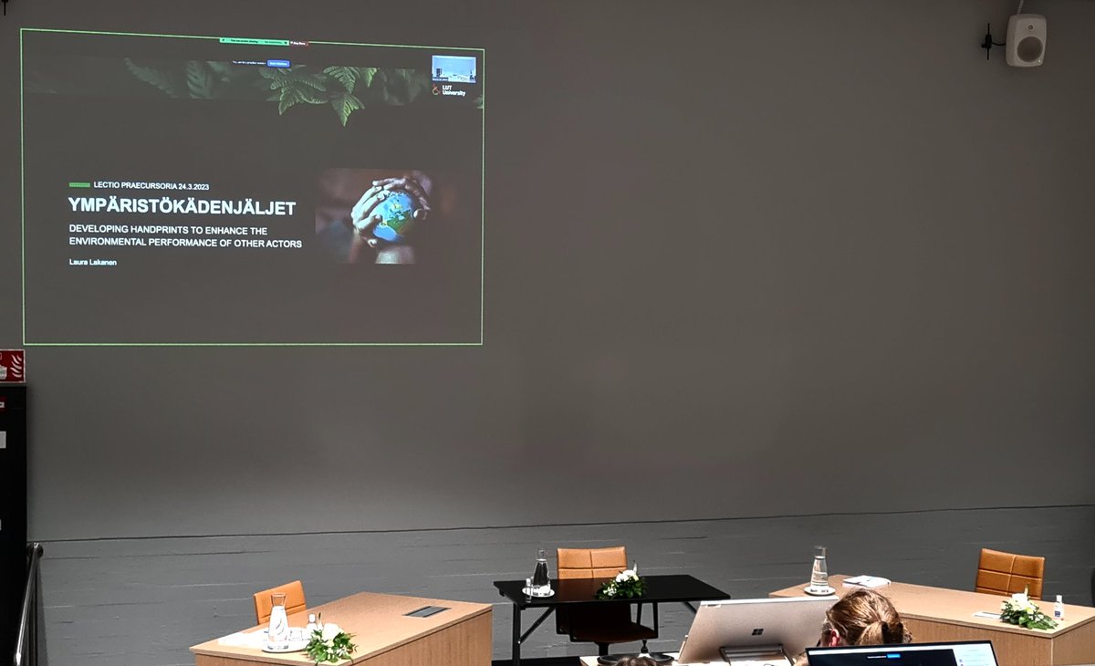 Väitöstunnelmissa @unilut. Laura Lakanen väittelee tänään ympäristökädenjälkimenetelmästä  #lut_susci #kädenjälki #jatkotutkinnot #tkt