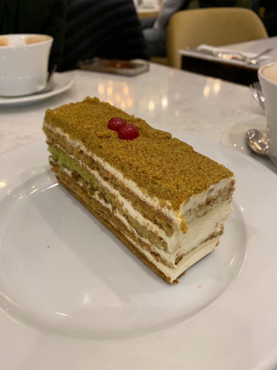 @caffeconcerto  pistachio honey cake 🍰 a must try for all pistachio fans

#Throwback #London #pistachio #ramadancravings