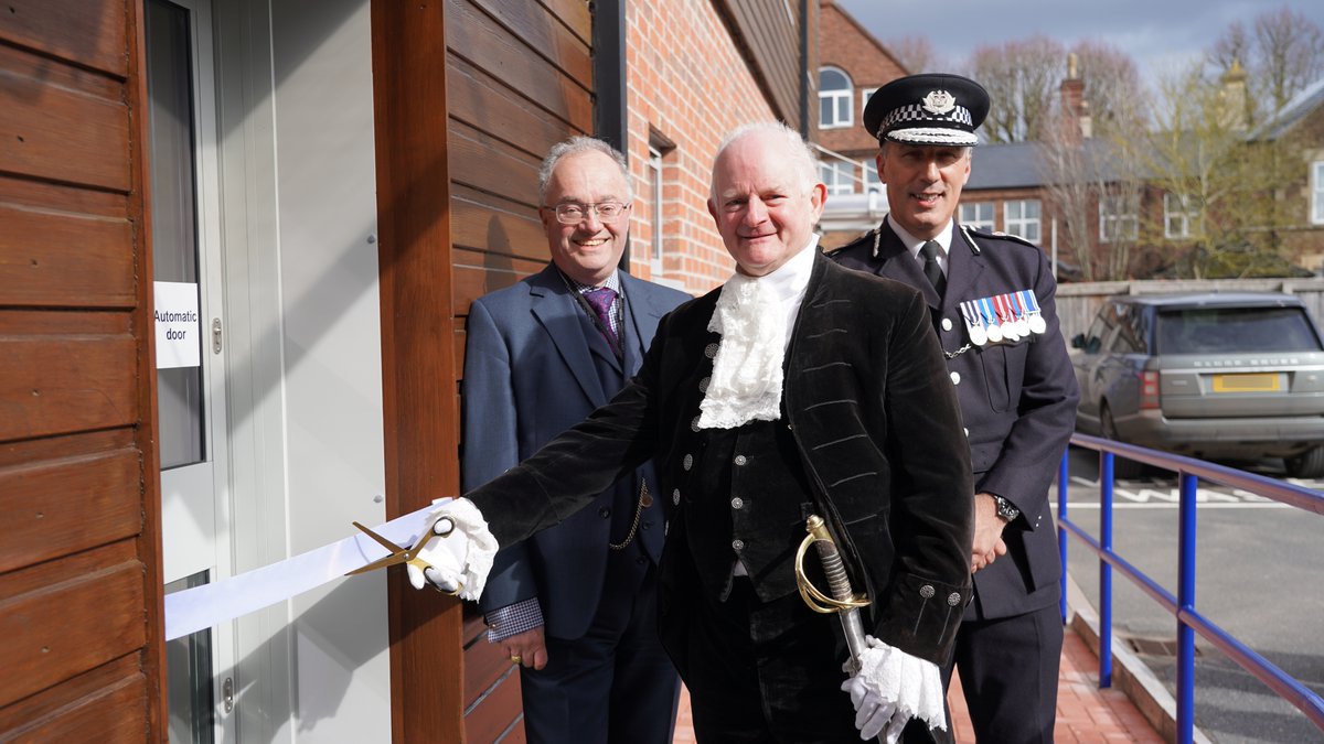 Police front enquiry office opens in Rutland Residents in Rutland now have another way to engage with their local police - thanks to the opening of a new front enquiry office (FEO). Read more ➡️ orlo.uk/9Bixi