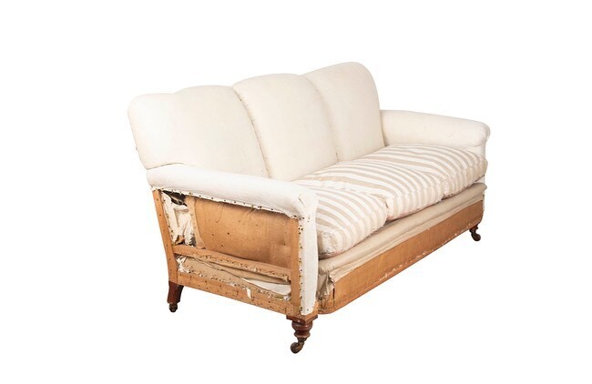 Beautiful, three seat English country house sofa in the Howard Style. Feather filled seat cushions.

Turned feet to front and chamfered feet to rear, all terminating on ceramic casters.

Sumptuously comfortable!

95cm h x 187cm w x 100cm d

Available to … instagr.am/p/CqKq7dqIzfq/