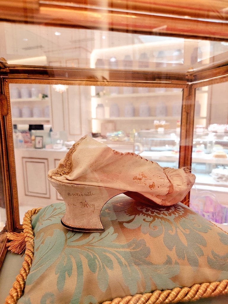 「日比谷ミッドタウンの隣に新しくできたビルの2階にニナスが入ったので寄ってきた期間」|桜⛩歌のイラスト