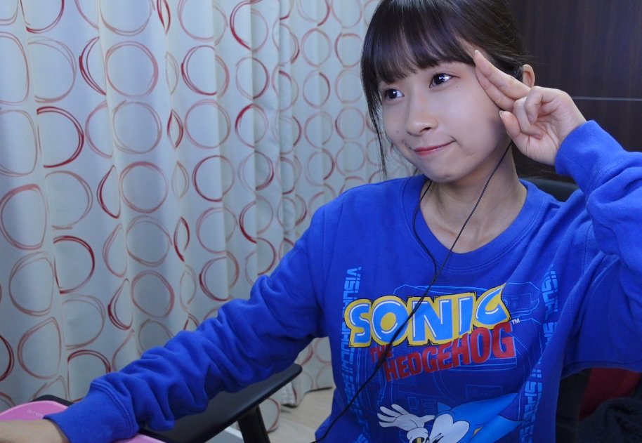 【ビジュアルショック!スピードショック!サウンドショック!】 #ソニックザヘッジホッグ x #メガドライブ のダブルネーム商品【#SONIC x #MEGADRIVE スウェットシャツ】限定カラー・ソニックブルーは絶賛発売中!ご購入は:https://t.co/lNTgqcIVbk #gamesglorious #SEGA #sonicthehedgehog