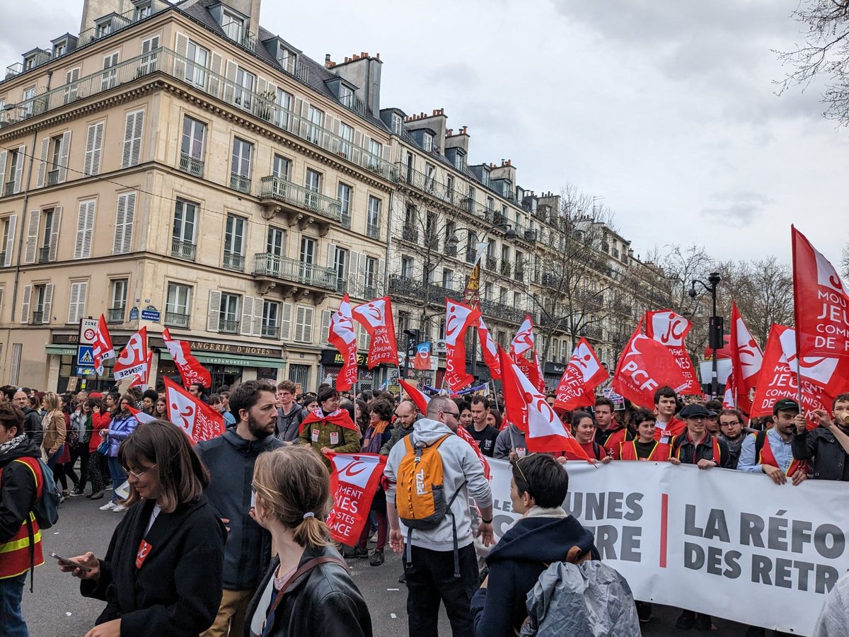 Énormes manifestations hier dans tous le pays !
🚩3,5 millions dans tout le pays
🚩800 000 à paris
🚩500 000 jeunes dans tout le pays
Macron, Borne et Dussopt doivent abandonner leur réforme des retraites !
#reformedesretraites #manif23mars
