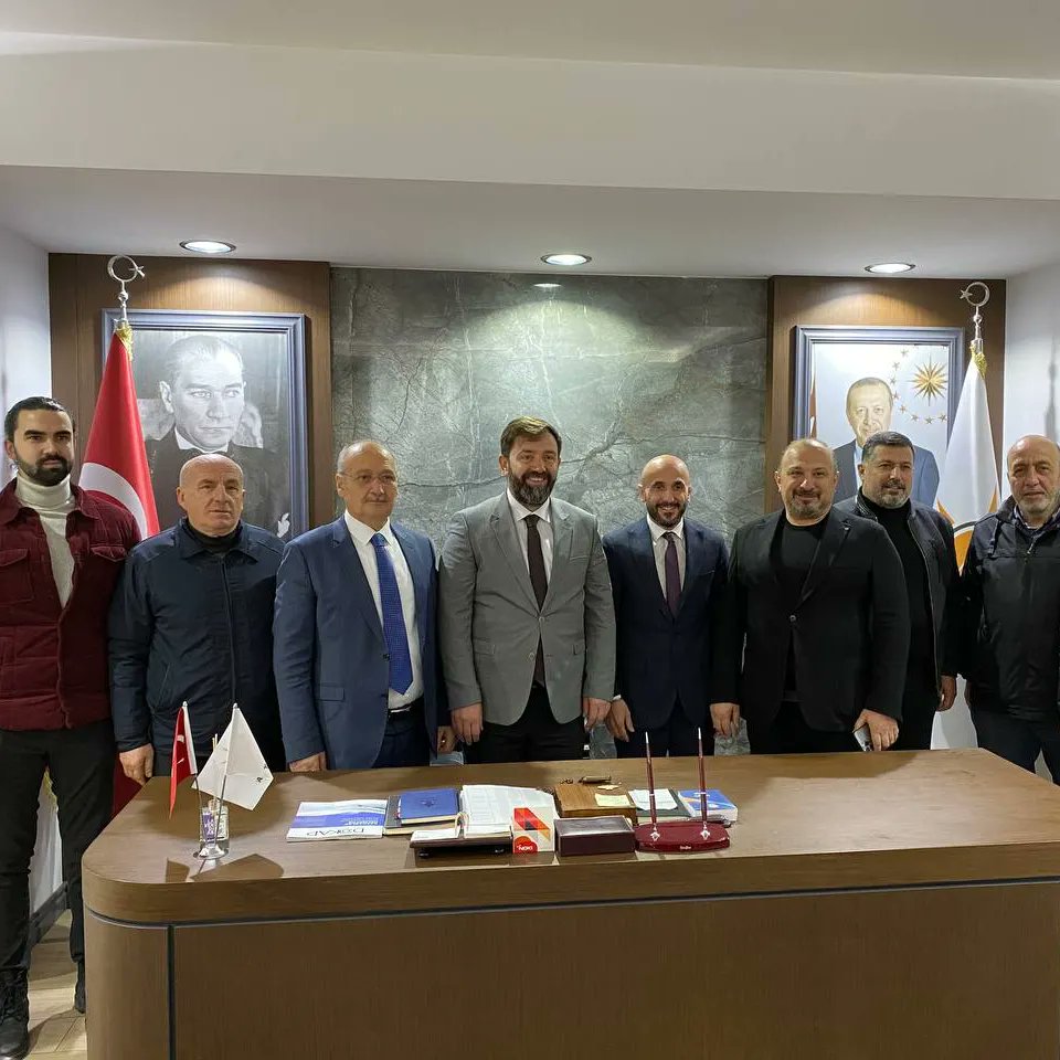 Canik Ak Parti İlçe Başkanı Mahmut Gençay ve teşkilat mensupları ile biraraya geldik. 

Kendilerine misafirperverlikleri için teşekkürlerimi sunarım.