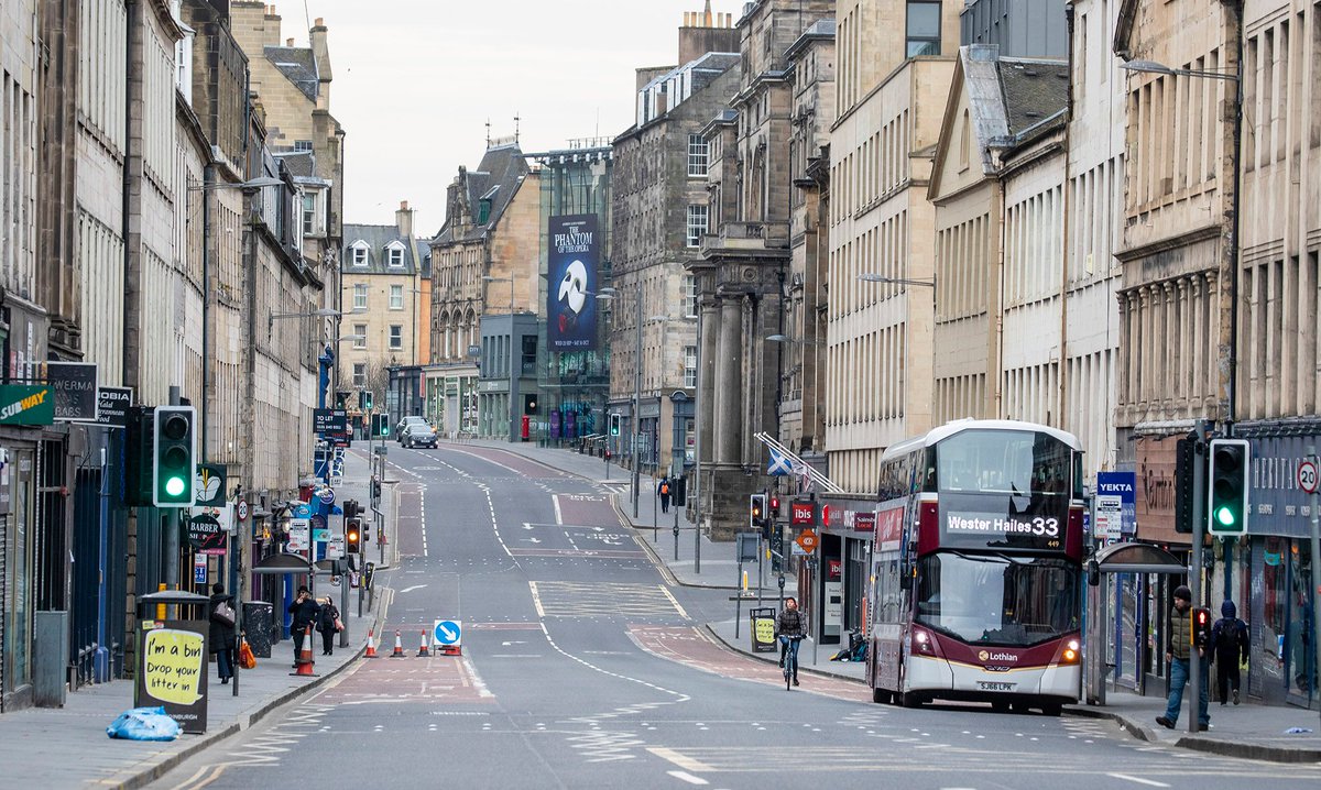 KtLeeArrowsmith's tweet image. OTD 2020: Edinburgh deserted as the UK is put into lockdown.
It was eerie and I was worried to be out. 
But knew as a press photographer I had to record what was happening.
Feels like a dream now. #OTD #OnThisDay #lockdown2020 @SWNS