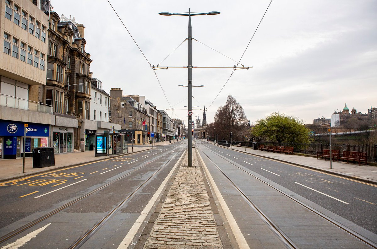 KtLeeArrowsmith's tweet image. OTD 2020: Edinburgh deserted as the UK is put into lockdown.
It was eerie and I was worried to be out. 
But knew as a press photographer I had to record what was happening.
Feels like a dream now. #OTD #OnThisDay #lockdown2020 @SWNS
