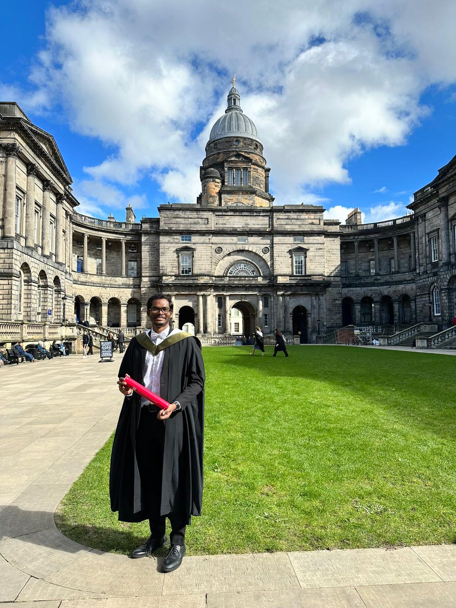 excy_hansda's tweet photo. Bagpipes, unpredictable weather, fancy halls, some Latin! That was Scottish graduation! #ECAalumni #EdinburghGrad @EdinburghUni https://t.co/nmORgXXq3i