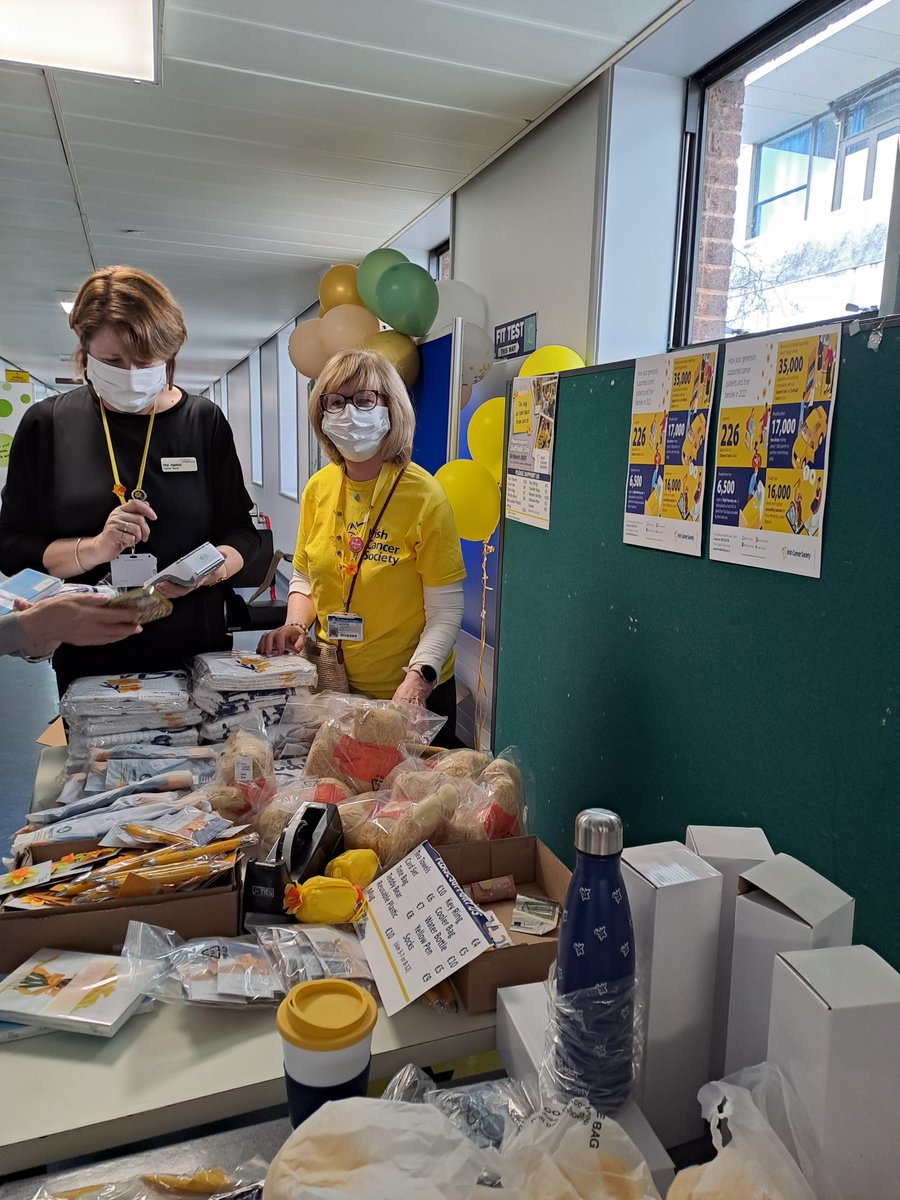 There are so many ways to support Daffodil Day. 

Come say Hello to the @CancerCentreIre team and help us to support #daffodilday and the @IrishCancerSoc