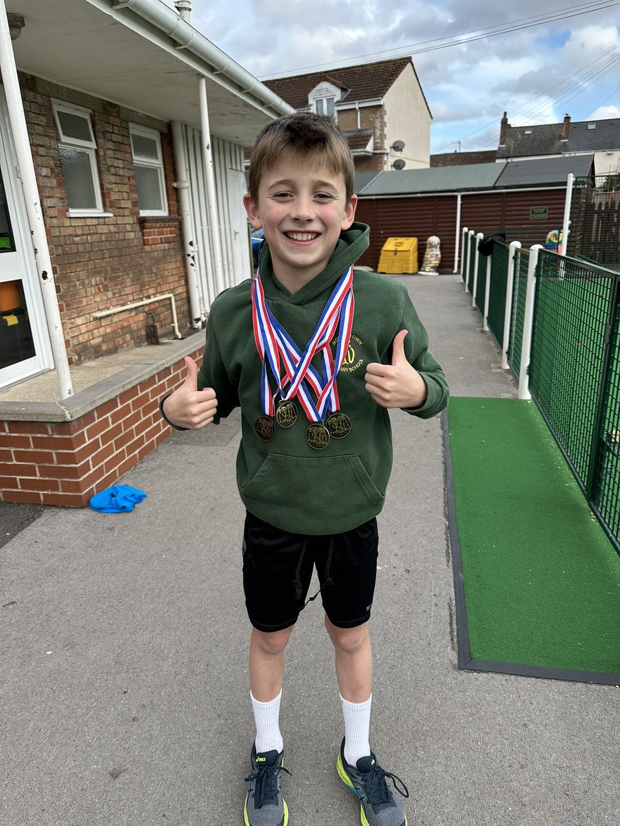 NorthTownPE's tweet photo. A week to celebrate some achievements! Tom (pictured) and Lucy both winning medals during their swimming events 🏊‍♂️ 🥇 And Leilani (pictured) receiving the resilience award at Athletics this week 🏃🏼‍♀️ 👏🏼 

Fantastic work all, keep it up! https://t.co/bSAUttykz1