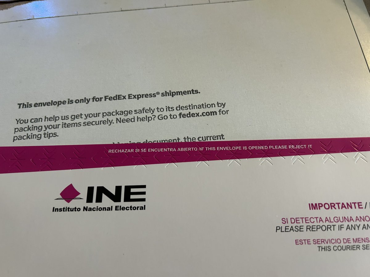 tomsniper's tweet photo. Gracias a #INE por nuestras credenciales para #votoenelextranjero. Hay que hacer un viaje de 3 horas y gastar una lana, para obtenerla. Pero ya las tenemos. Ahora si voy a hacer mi #ratonloco encontra de la #4T. Muera #MorenaCuevaDeDelincuentes https://t.co/b8KFqg6ejs