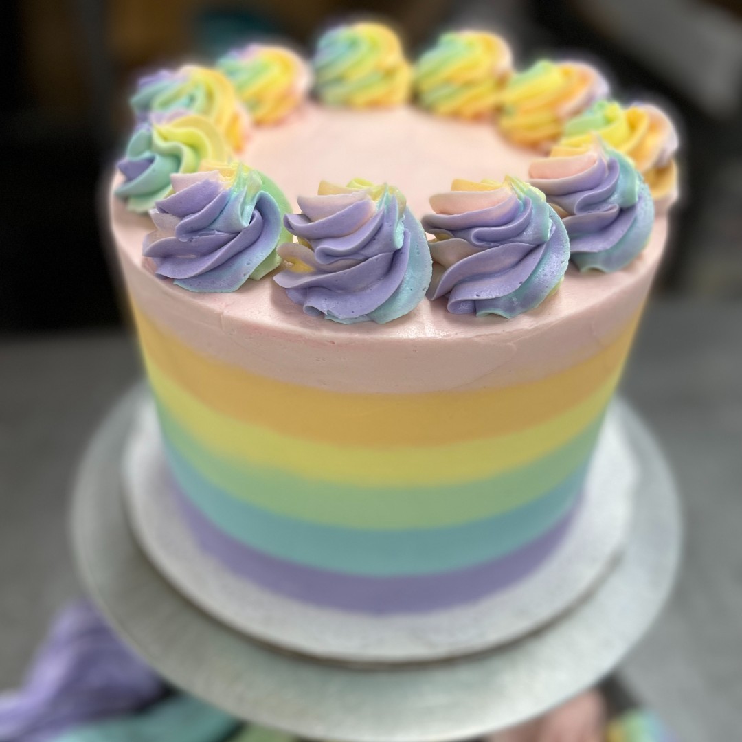 Weekend plans? Make it a colorful one!

#tgif #colorful #pastel #rainbowcake #weekend #sweet #cake #cakedecorating #spring #sweetnessmatters