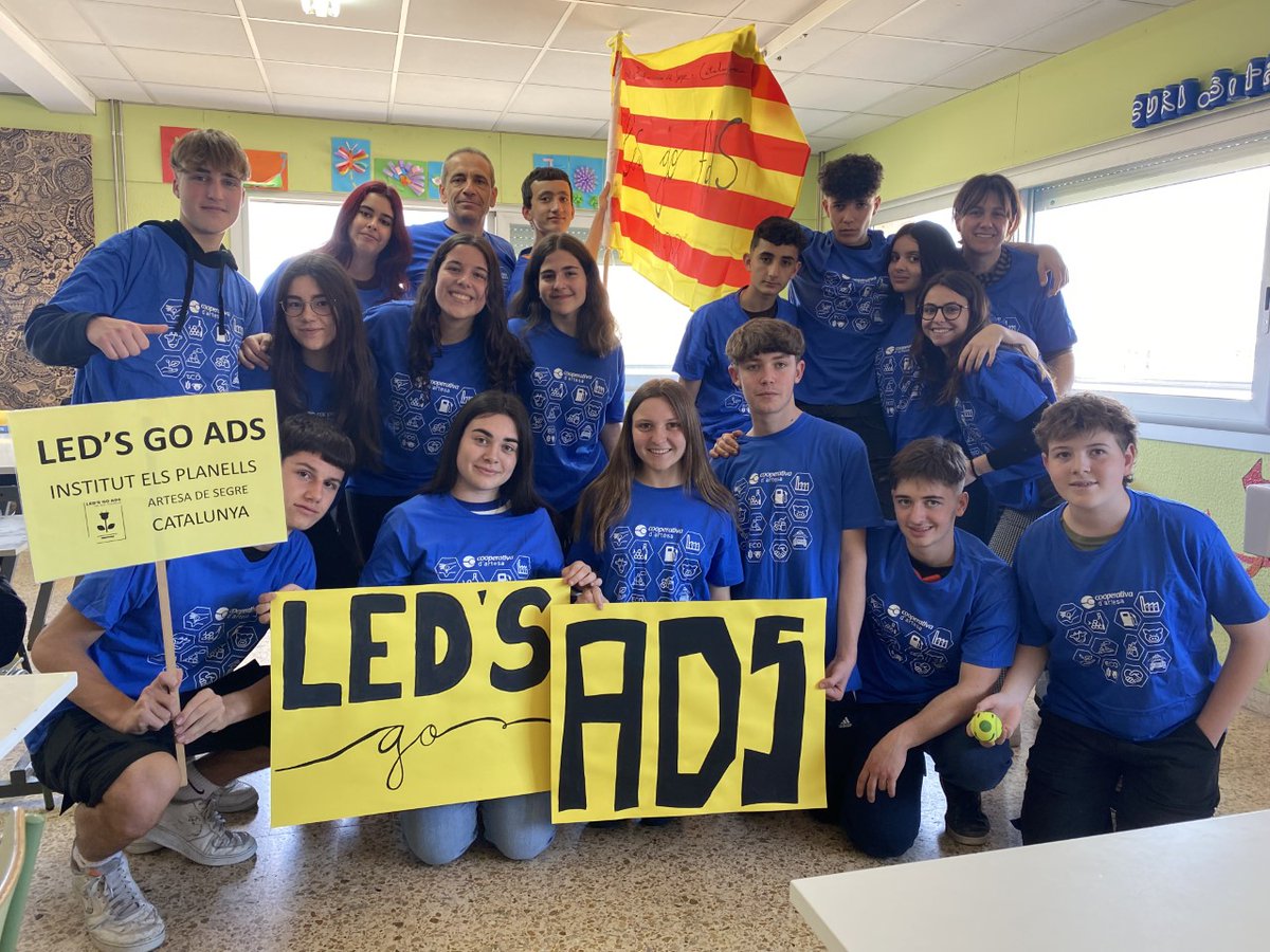 Ja ho tenim aquí!! L'<a href="/equip_ads/">ADS</a> es desplaça aquest cap de setmana a Cartagena (Múrcia) per disputar la Gran Final First Lego League d'Espanya.
🍀Bon viatge nois i noies, molta sort i gaudiu al màxim de l'experiència🙌
#artesadesegre #legoleague #Cartagena #torneig  #aprenentatge