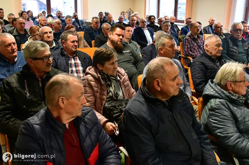 mMulawa's tweet photo. Ofensywa drogowa na #Roztoczu!
Tłumy mieszkańców zgromadziły się w #Biłgoraju, by rozmawiać o rozbudowie drogi wojewódzkiej nr 858 (Zarzecze – Biłgoraj – Zwierzyniec – Szczebrzeszyn)
#DotrzymujemySłowa!
✅ BUDUJEMY #SilneLubelskie https://t.co/oy3xuCqzR0