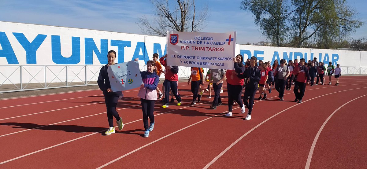 Participando en las Olimpiadas Escolares organizadas por el colegio Francisco Estepa.#puntodeencuentro <a href="/centrosFEST/">Fundación Educativa Santísima Trinidad</a>