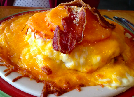 RegionalUSFood's tweet photo. Hot brown (Louisville, KY) –– a broiled or baked open-faced sandwich with turkey, ham, bacon, and Mornay sauce https://t.co/dyYLgWRZp3