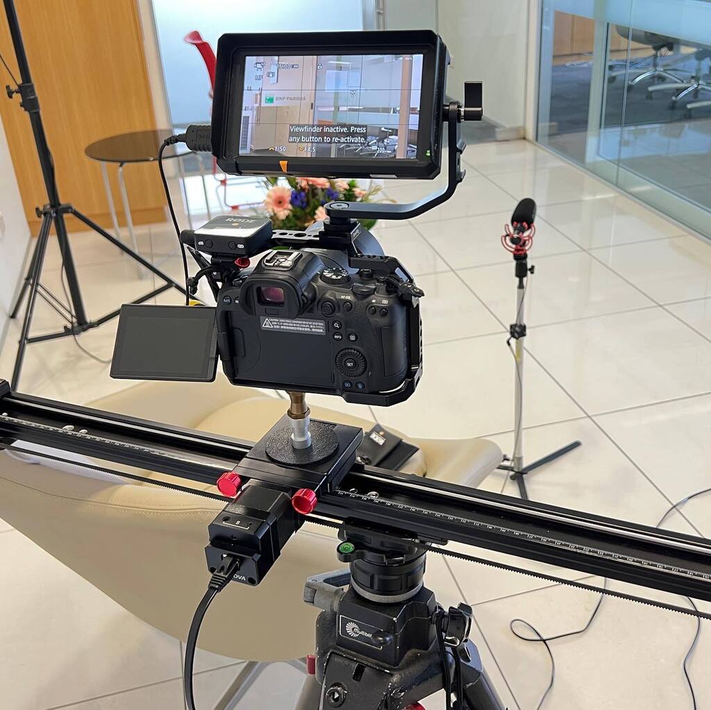 MikeClare_NZ's tweet photo. Corporate video with a trolley load of gear 🎬 https://t.co/AG14FcVQAv https://t.co/dDLyulGtXf