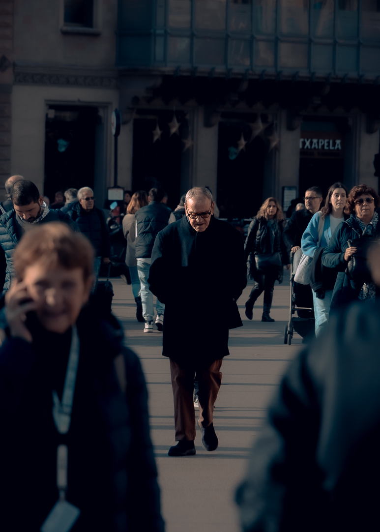 Wisdom. 

#barcelona #streetphotography #lensculture #storyofthdtreet #streetlife_award #ourstreets #spicollective #canonphotography