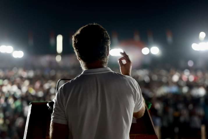 umda_panktiyaan's tweet photo. मत कहो, आकाश में कुहरा घना है,
यह किसी की व्यक्तिगत आलोचना है।

~ दुष्यंत कुमार https://t.co/fUbShI5Ebw