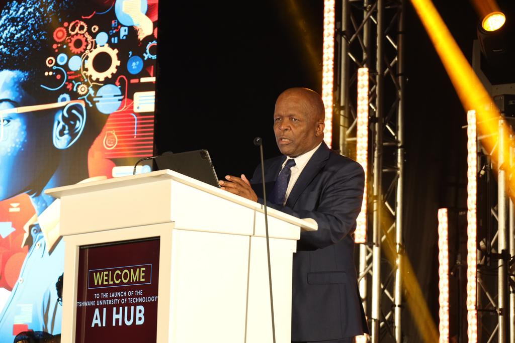 CommsZA's tweet image. Minister of @CommsZA ,Hon. @MondliGungubel_ delivered a resounding address at the Launch of the TUT AI Hub today, putting emphasis on the economic sector can be enhanced through a series of catalytic projects using new technologies.

#TUTAIHub
#AfricaAI4all
#AfricanAI