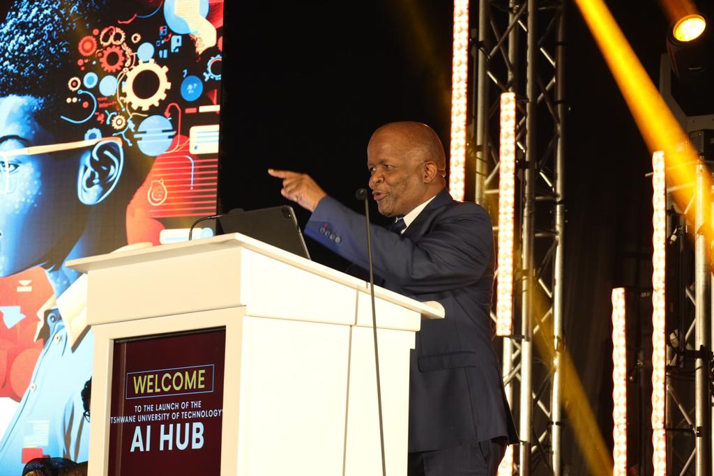 CommsZA's tweet image. Minister of @CommsZA ,Hon. @MondliGungubel_ delivered a resounding address at the Launch of the TUT AI Hub today, putting emphasis on the economic sector can be enhanced through a series of catalytic projects using new technologies.

#TUTAIHub
#AfricaAI4all
#AfricanAI