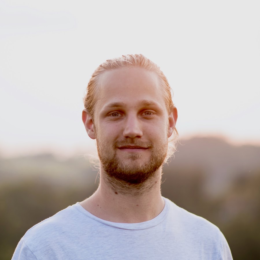 Congratulations to Bernhard Jordan who successfully defended his master's thesis on "Chatting About Data - Interacting with Voice Interfaces to Engage with Election Panel Data"