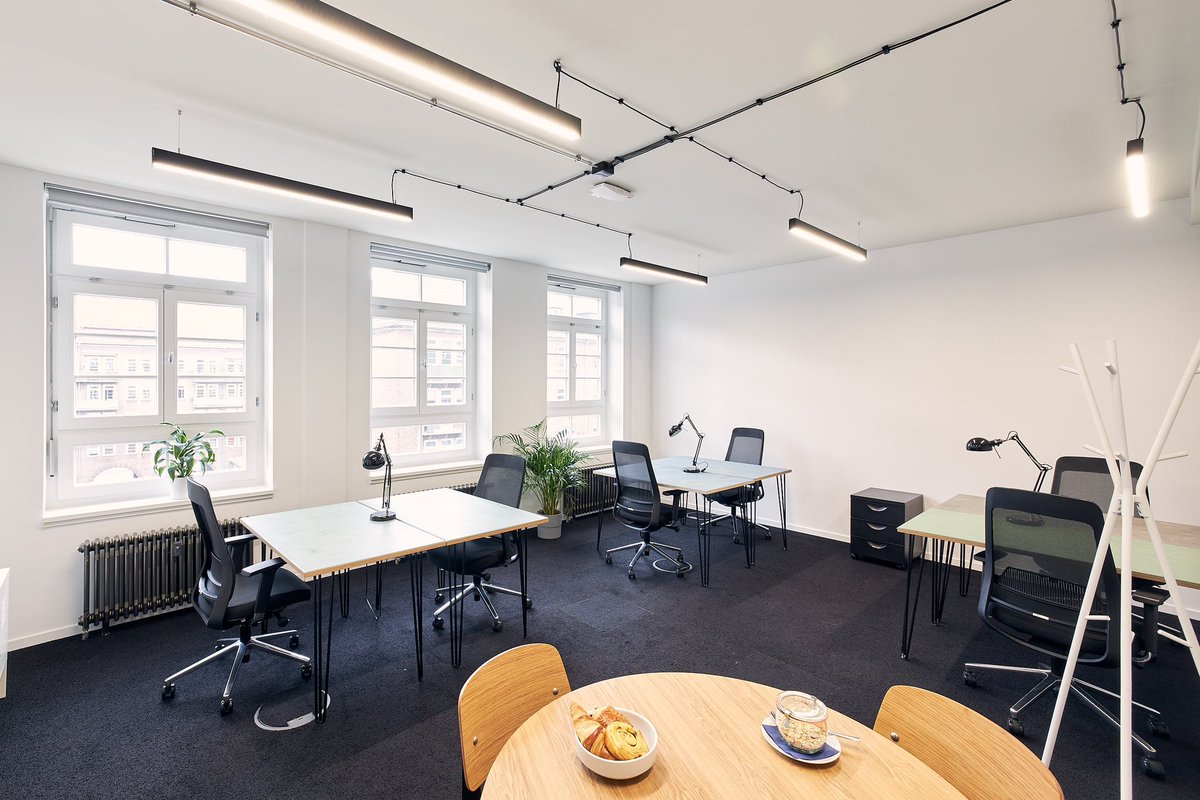 "everyworks bei Unicorn Workspaces" ist das neue Coworking-Angebot am
Hamburger Hbf. Zum Kick-Off schenken wir dir mit dem Code "Hamburg60" 60 Freiminuten.

📍Burchardstrasse 14, 20095 Hamburg (4. OG). Mehr auf: ogy.de/k032
#SmartCityDB #everyworks #mobilArbeiten