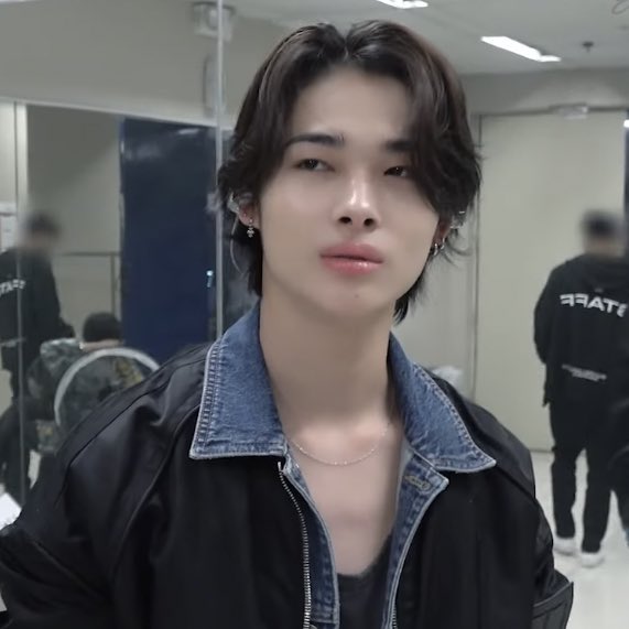 ksnmura's tweet image. it’s insane how good-looking yet adorable ni-ki is