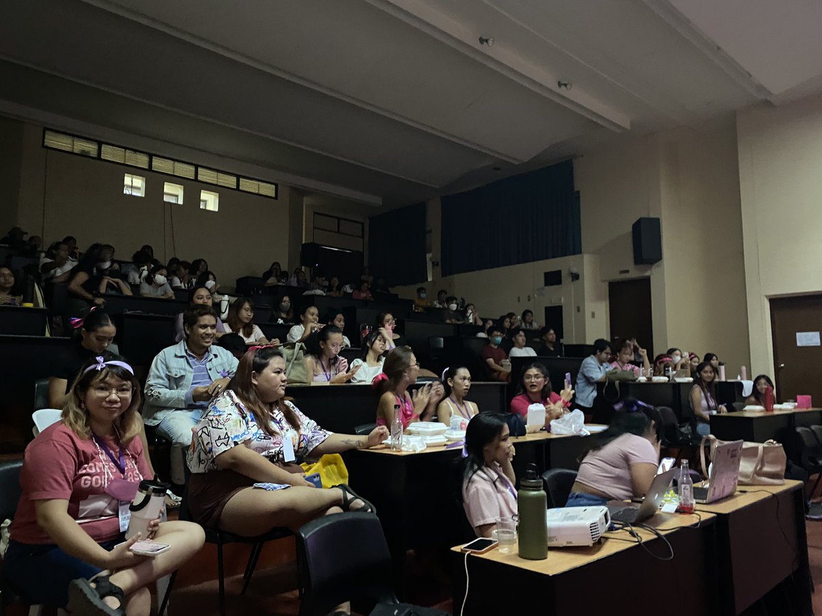 Happening now: #VAGINIGHT 2023 organized by SAMAKA-KA UP Visayas in partnership with SAMASA UP Visayas and other national democratic mass orgs. Maligayang buwan ng kababaihan 💜💗