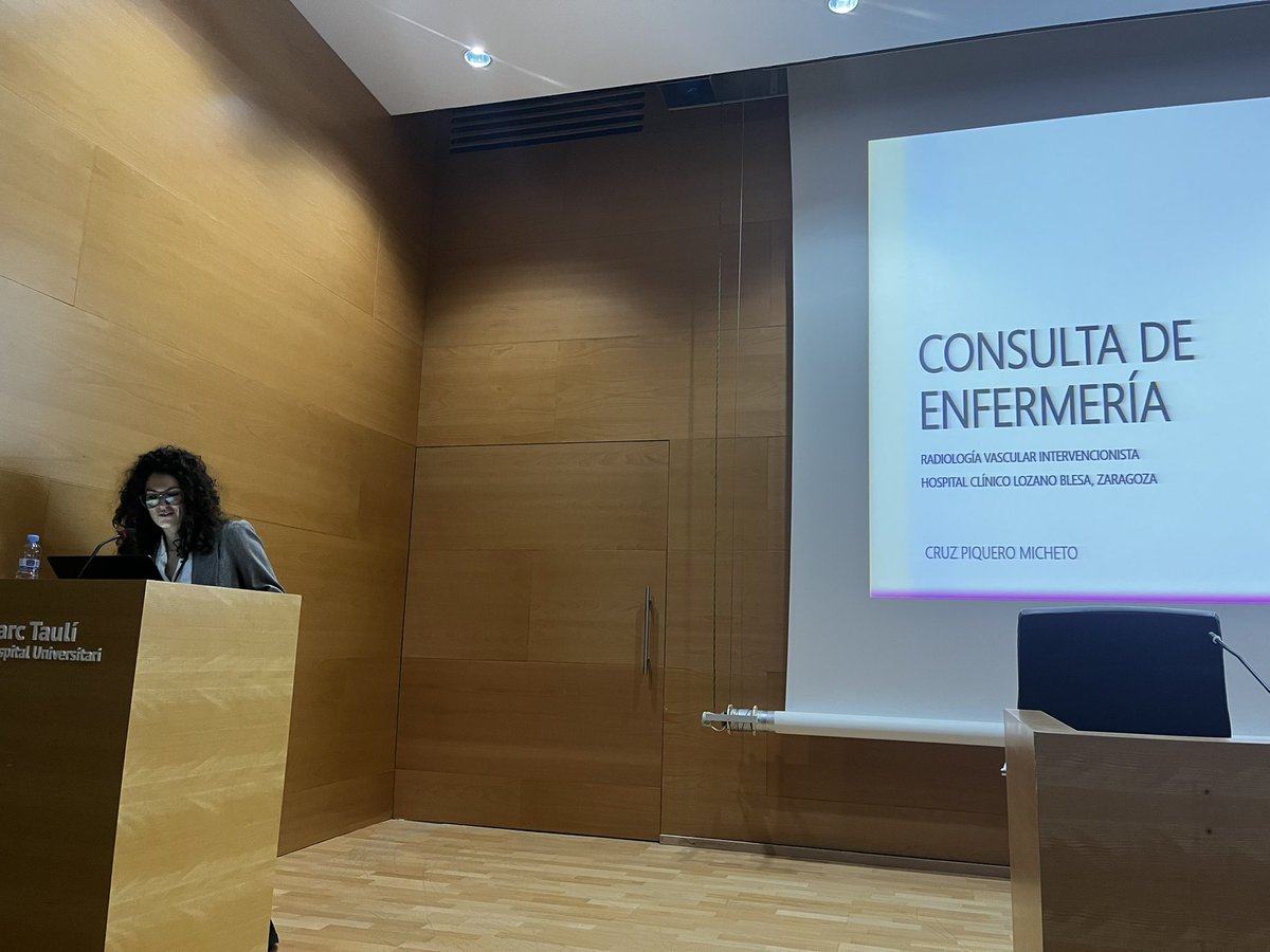 VirTauli's tweet photo. @cucukooks “el enfermero de consulta escribe las indicaciones” “ somos los que nos administramos la agenda” “los pacientes necesitan cuidados de una enfermera especializada” “nos permite detectar complicaciones que han disminuido” “aumenta la calidad de los cuidados” https://t.co/pMjR1uSlB7
