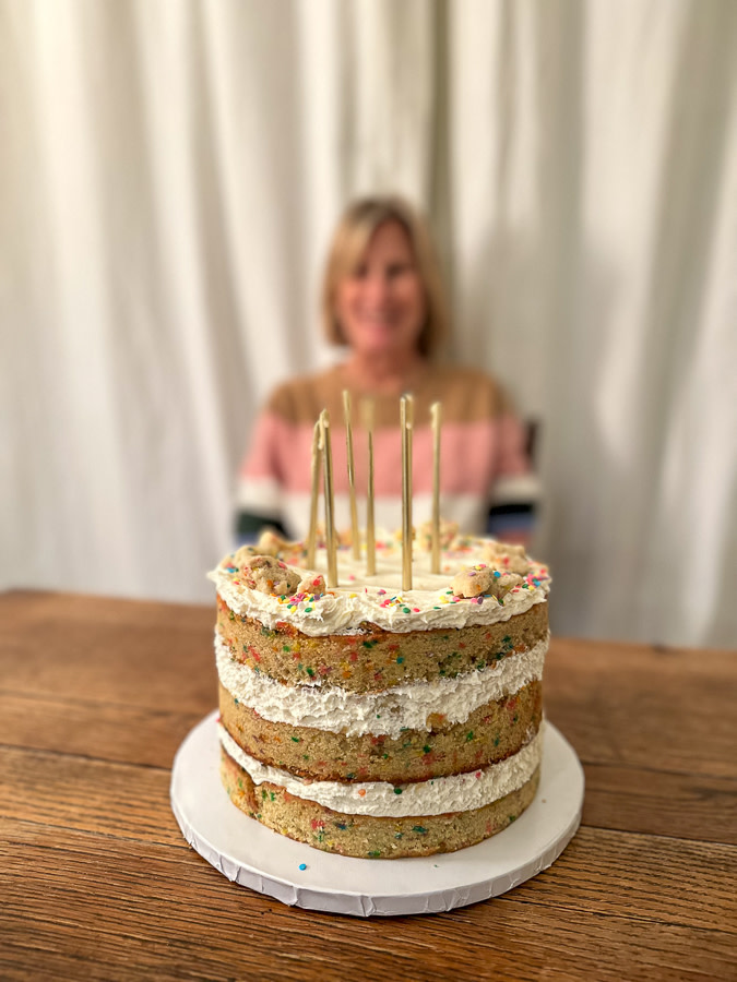KathEats's tweet photo. On the blog today: mom's 69th birthday weekend with lots of @cakedupcville cake!! 

@barbarakyounger @cliffordyounger

https://t.co/mvdAs8WHv4 https://t.co/wH9J2pFhmY