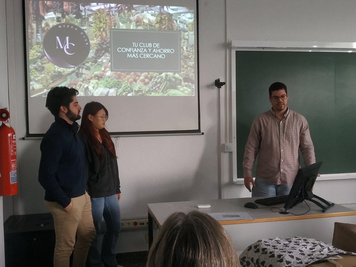 confecomercUPV's tweet photo. Proyectos del #Challenge Mercados de @catconfecomUPV  y estudiantes @eamp : bon appetech/ comunidad y servicios,  mercat/delivery y fidelización, Tradicionalmente adaptado/economy silver, Mercaclub/club de confianza @ConfecomercCV @confemercats @eamnupv https://t.co/0Nb42uYNo5
