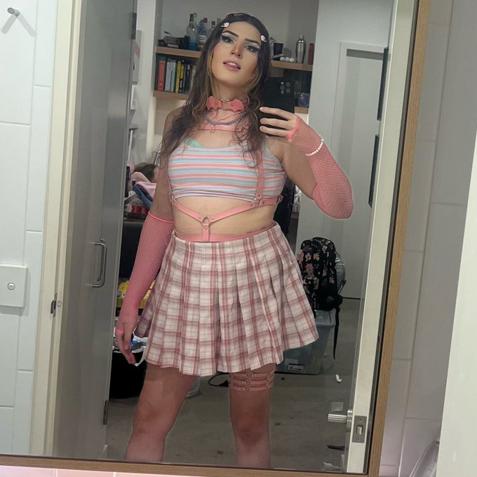 Going out to cabaret 😌💕💖 https://t.co/Ou11cyEJiy