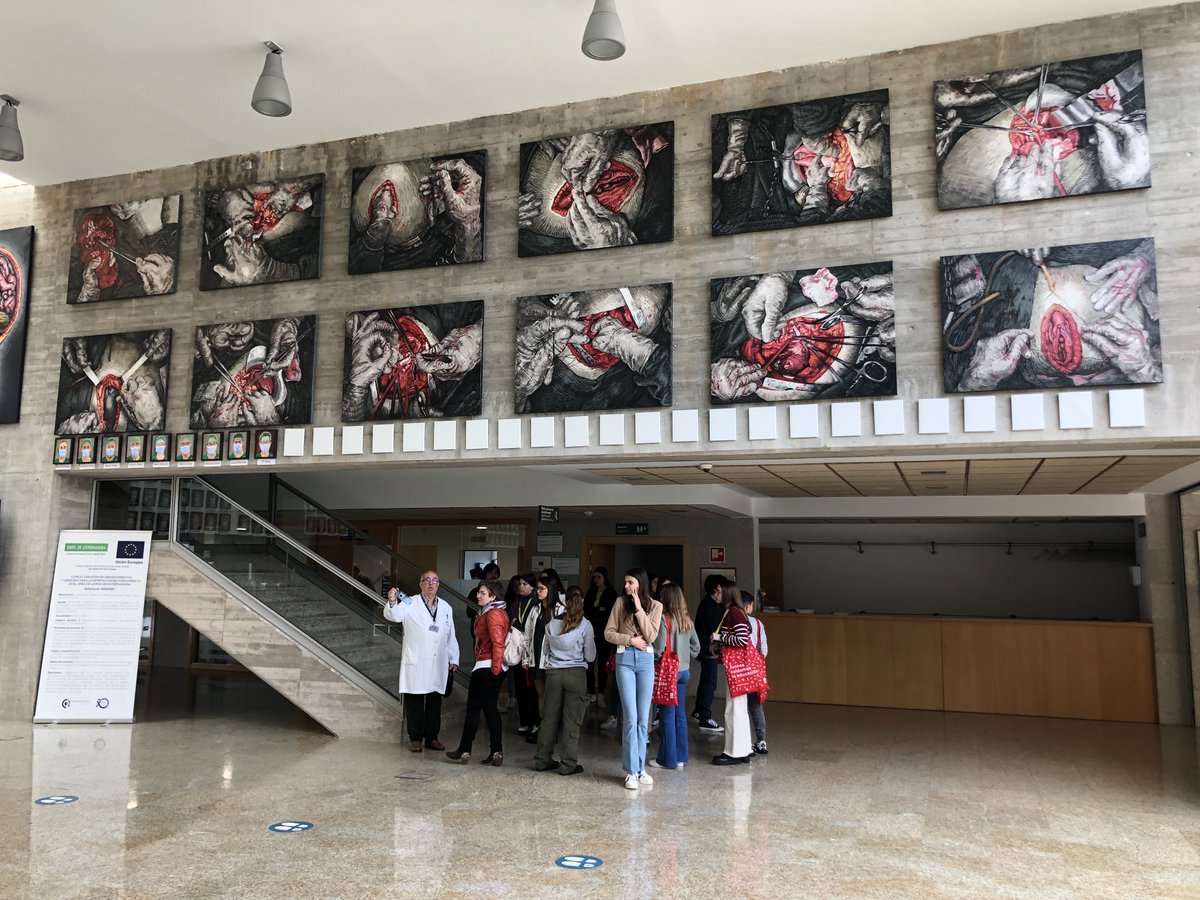 INSElCairat's tweet photo. Ahir vam acabar el dia amb un espectacle de circ amb ciència, un sopar de gala per celebrar els 25 anys de la Reunion Científica i amb música i balls amb un DJ que va punxar dins de l'Institut! 😱😬 Seguim fent recerca, seguim aprenent fent 🤘🏼
🫶#Exporecerca @magmarecerca 🫶 https://t.co/ABhn6h7sK9