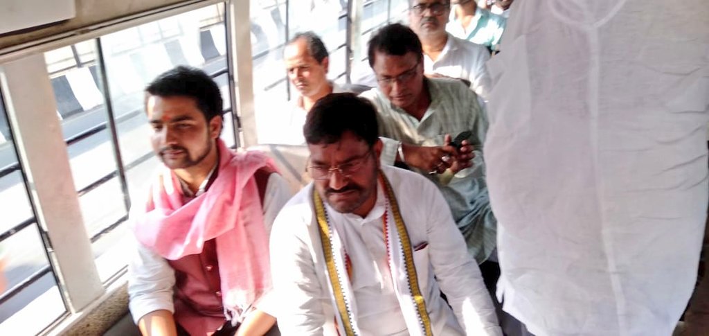 KhabriINC's tweet photo. राहुल गांधी हैं, सावरकर नहीं। https://t.co/oBLTpiRvHc