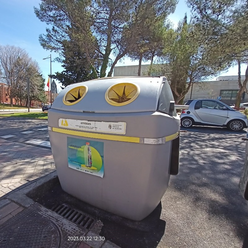 ecoembes's tweet photo. ¡Tus #RECICLOS por una buena causa!

Con la campaña benéfica “Ahora reciclar también es ayudar”, puesta en marcha junto al @ayto_pozuelo, sus habitantes podrán colaborar con la Asociación Española Síndrome Prader-Willi, haciendo posible que se realicen actividades terapéuticas.