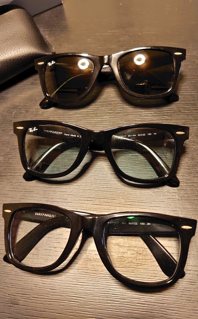 TA01DC1's tweet photo. Ray-BanのWAYFARERが好き過ぎて、3個目を購入。ブラックとクリアブルーを持っていたので今回はレンズ交換をしてもらってクリアに。その日の天気と気分で選ぼう。これからの時期はUVが危険だからね、グラサンは必須よ。
#RayBan
#WAYFARER https://t.co/bU5Er67U4v