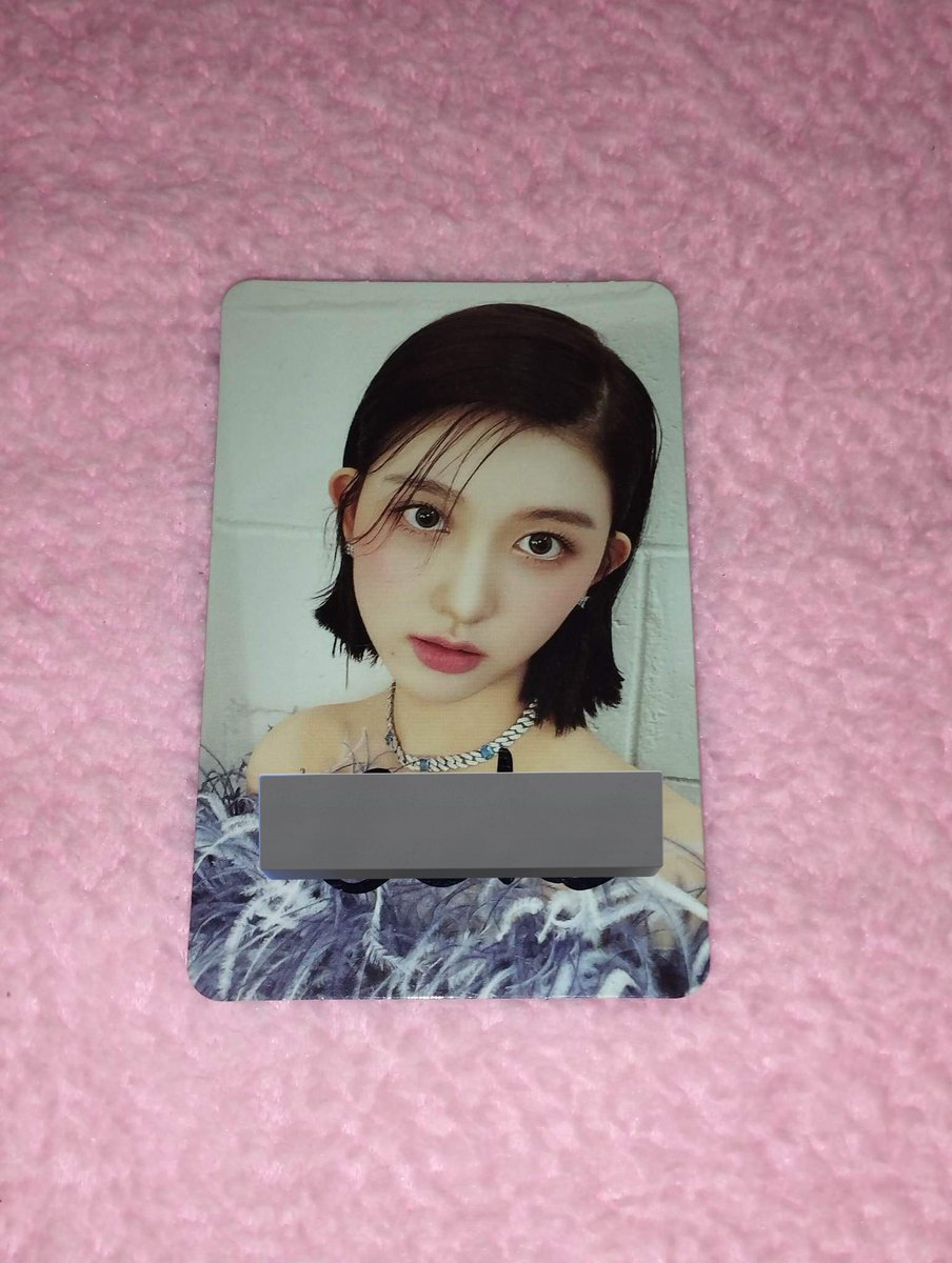 hijkellem's tweet photo. × #eliqs - wts lfb ph 

▪︎ive gaeul love dive signed pc 
• 1500 php payo rush
* 3rd owner, not original owner
- onhand

xxx sensitive
x low balling
x rush shipping
mop/mod/rcbyt https://t.co/iZJVcpqdvc https://t.co/1Xb6E0ZLjq