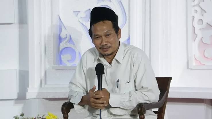 Gus Baha : Jangan terlalu membesar-besarkan hal yang berpotensi membuat orang biasa jadi susah menjalankan syariat Islam. 

Hindarilah omongan seperti misalnya saat bulan ramadhan: "Rugi, Ramadan hanya setahun sekali kok gak salat tarawih di masjid berjamaah."