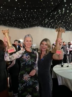 @alicemherve and Rosie looking fantastic yesterday night at the <a href="/BathLifeAwards/">Bath Life Awards</a> 
A great achievement for team <a href="/BathRefugees/">BathWelcomesRefugees</a> and a big message to send out in these challeging times! 
Thanks to all our supporters! 
#Refugees #RefugeesWelcome #bathlifeawards