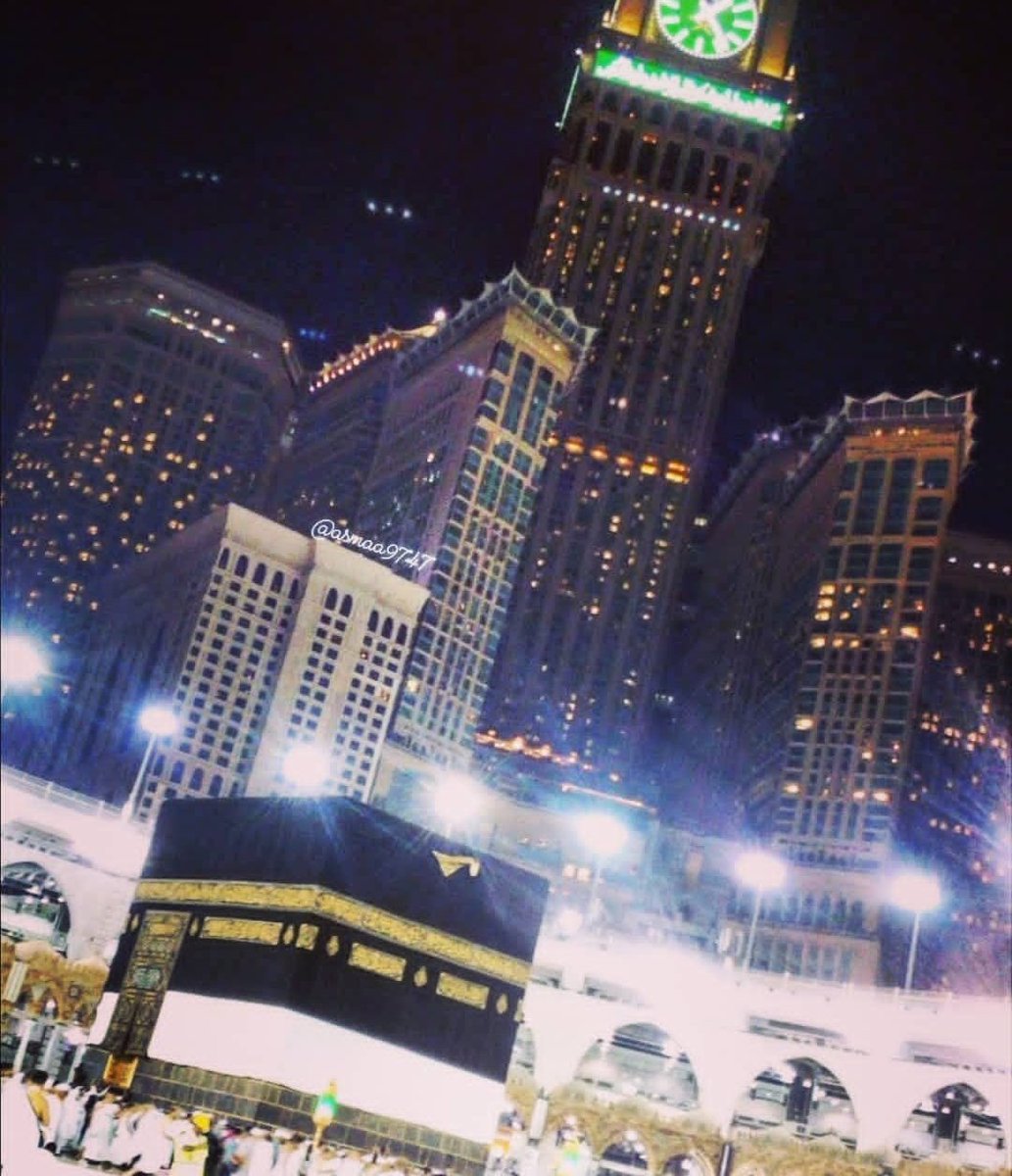 asmaa9747's tweet photo. وتعود بي الذكرى للحظة كانت بعيدة ولكنها قريبة في فؤادي، وازداد شوقاً للحظة عبرت الزمكان ولكنها بقيت قابعة في ذهني وفؤادي ماذا عساني أن أقول سوى أنه... إن كانَ حُب الفتى في عُرفِهِ قدَرًا
فإن حب مكة في عُرْفِ الهوى قَدَري🤍✨ https://t.co/OhJd5A5RxR
